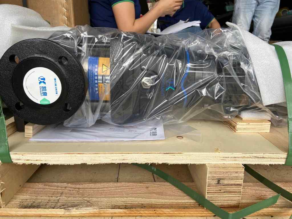 Máy bơm ly tâm trục ngang đầu gang Kaiquan 300KQW660-44-110/4 110KW 380V 6