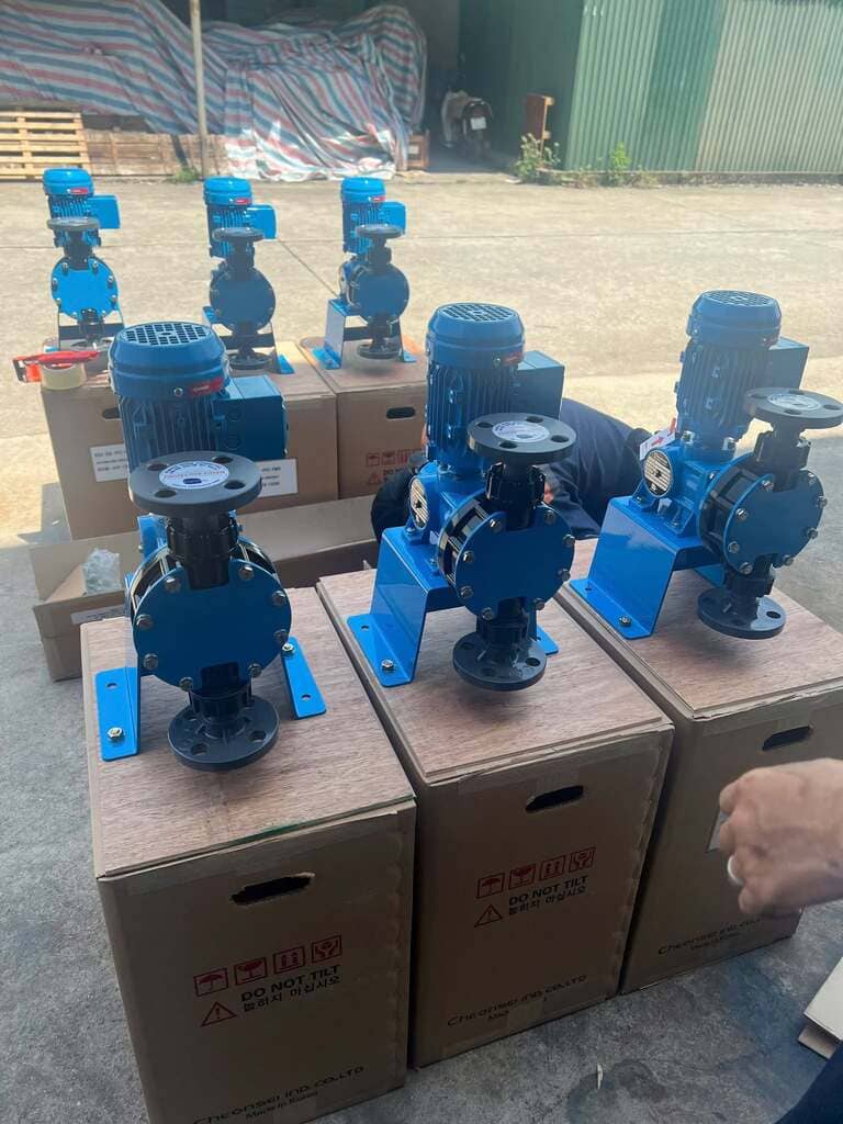Máy bơm định lượng dạng màng Cheonsei KDV-53L-6T6-FWX/0 0.4KW 380V 8
